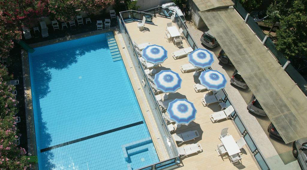 Hotel Antares Cervia Exterior foto
