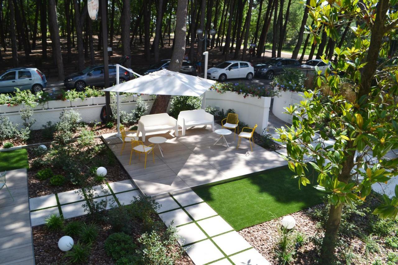 Hotel Antares Cervia Exterior foto